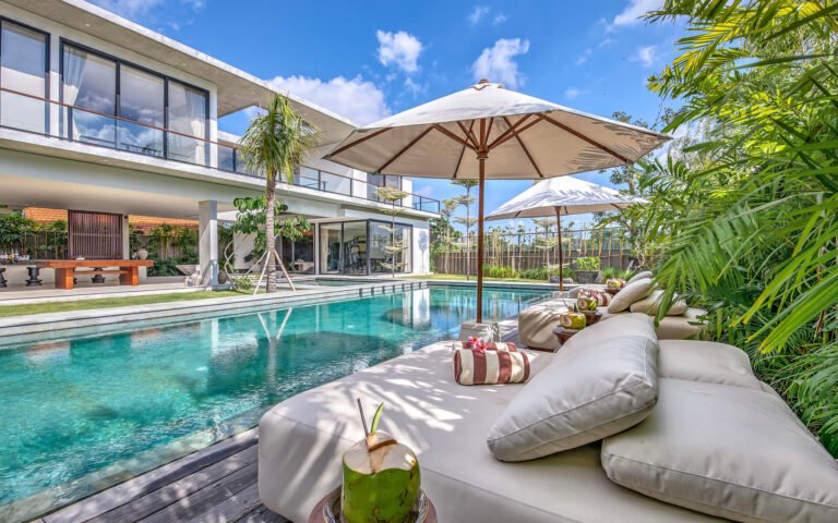 Privileges tamahouse-pool-6